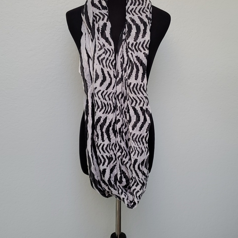 Scarf - Picture 2 of 3